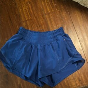 Lululemon Hotty Hot 2.5 in low rise in royal blue. Size 2 but fit more like a 0.